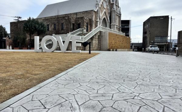 スタンプコンクリートの施工　結婚式場